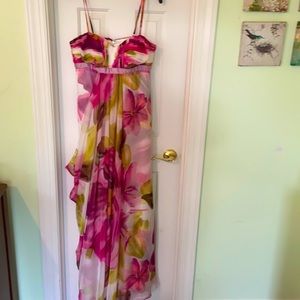 Designer evening Dress, Size 4. Excellent condition.